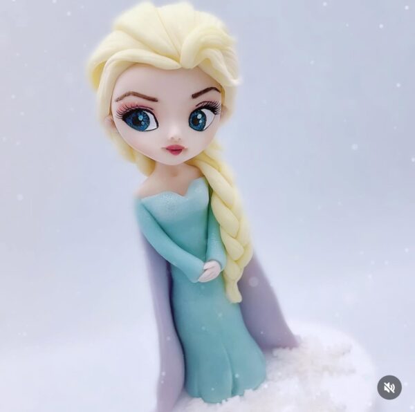 Tordikaunistus “Elsa sinise kleidiga”