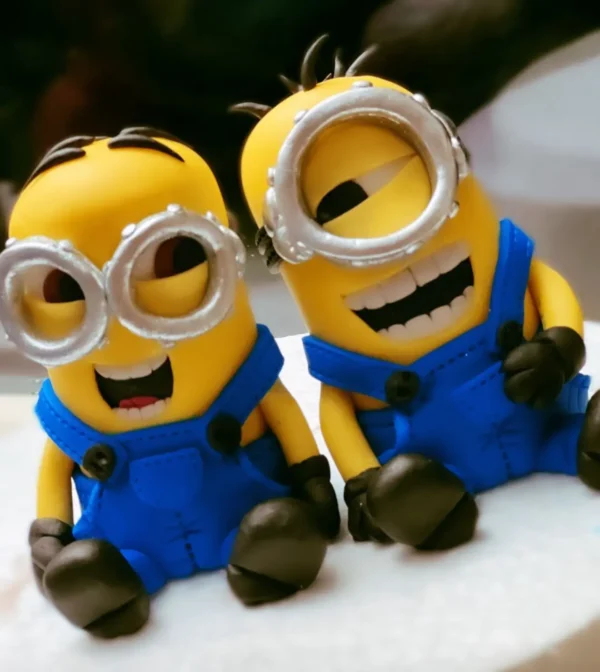 Tordikaunistus "Minionid" 12cm